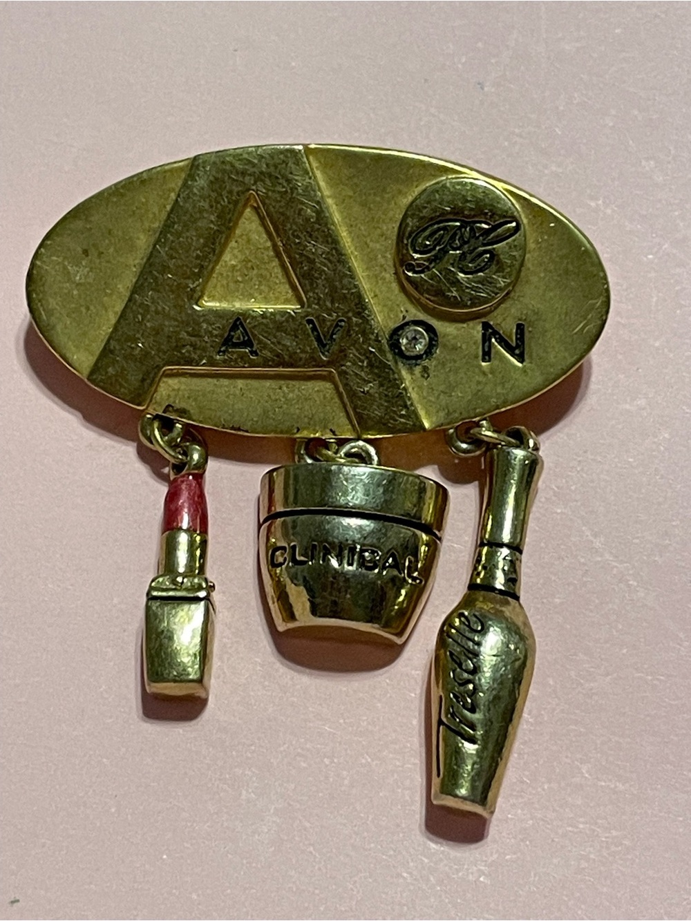 2003 Avon Award Gold Tone Brooch #9985